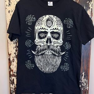 Men’s Fungus tattooed bearded skull T-shirt.  Size Medium.